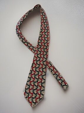The Met Museum Egyptian Papyrus Lotus Blossom 100% Silk Necktie Red Black